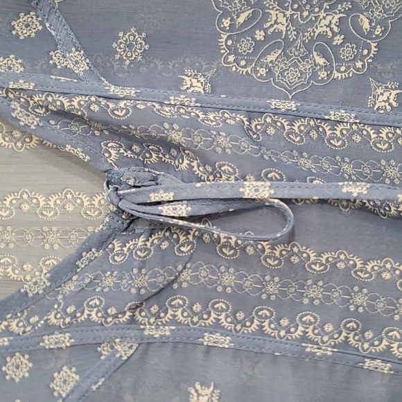 Blue Sheer Pattern Blouse - Picture 3 of 5